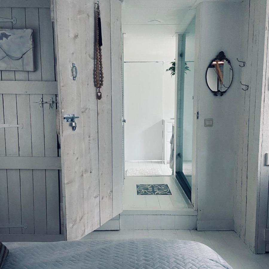 Bed and Breakfast Houseboat Bonnie Amsterdam Esterno foto